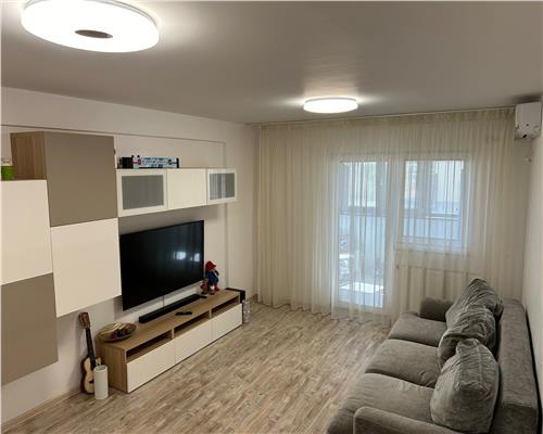 Apartament 2 camere, decomandat, parter inalt  din 9 , complet Mobilat si Utilat, Loc de parcare inclus